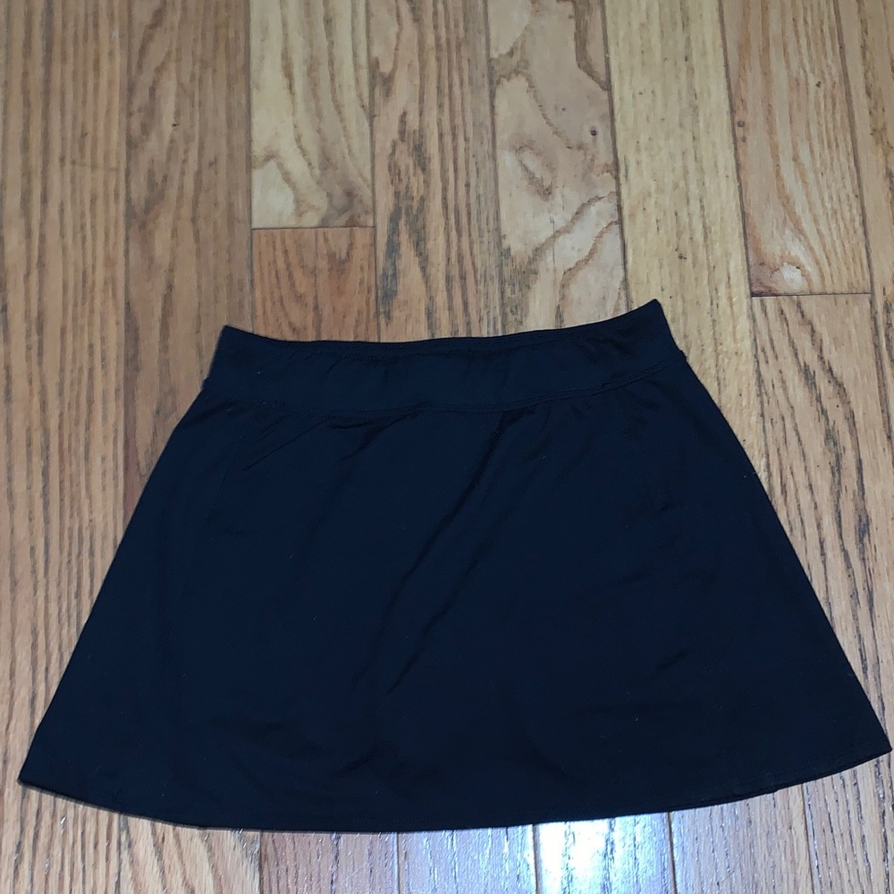 Aritzia TNA BLACK SKIRT SIZE XS